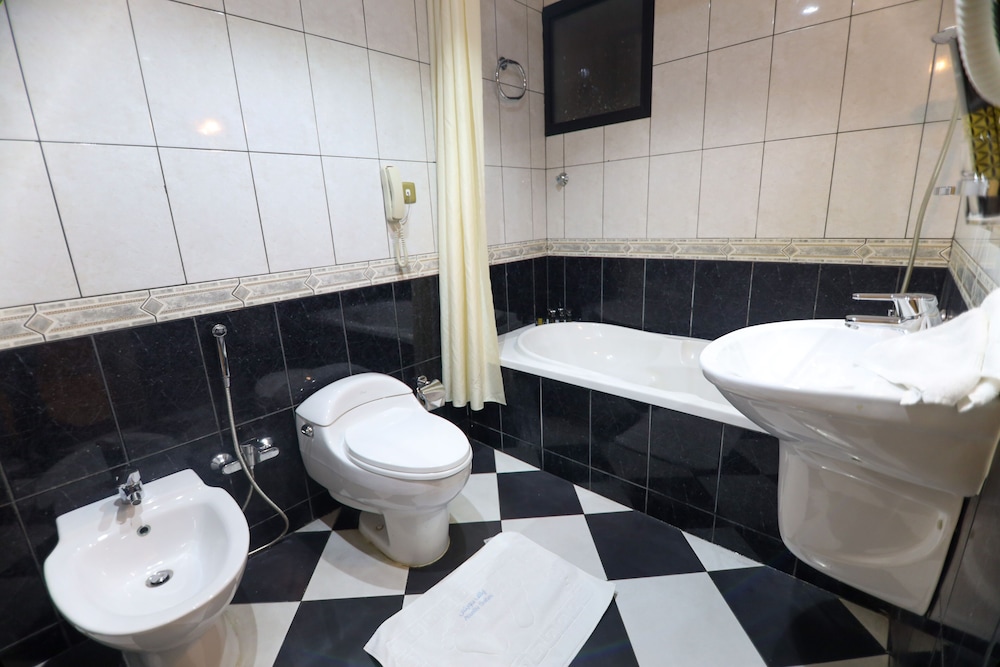 Platinum Park Serviced Apartments - Tap to explore photos
