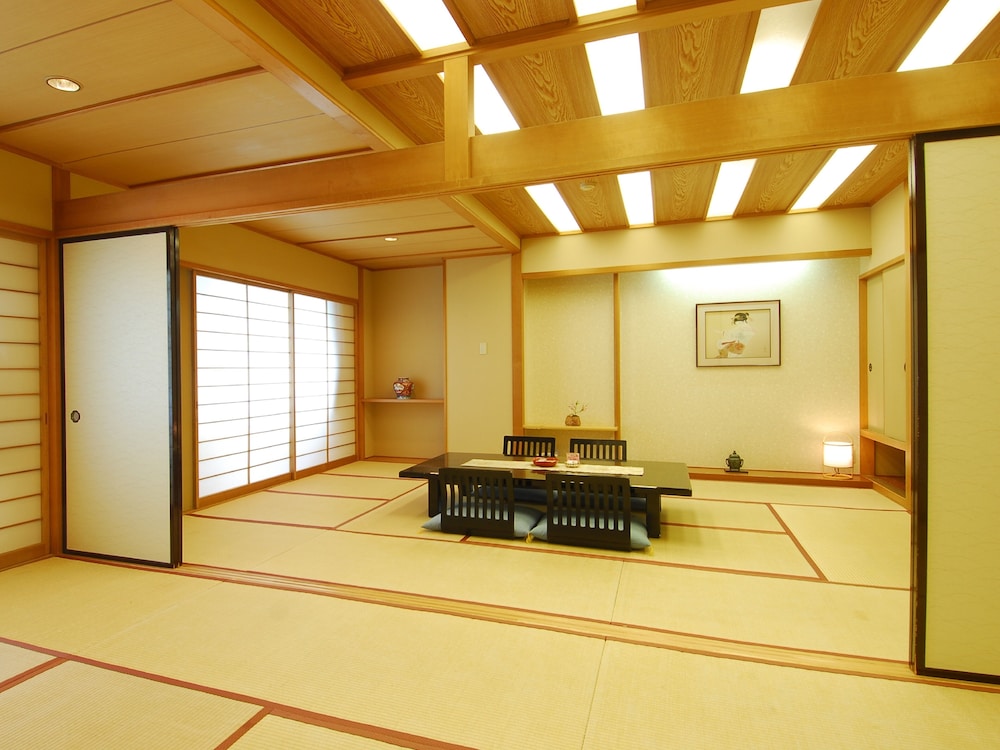 Hanabishi Hotel - Tap to explore photos