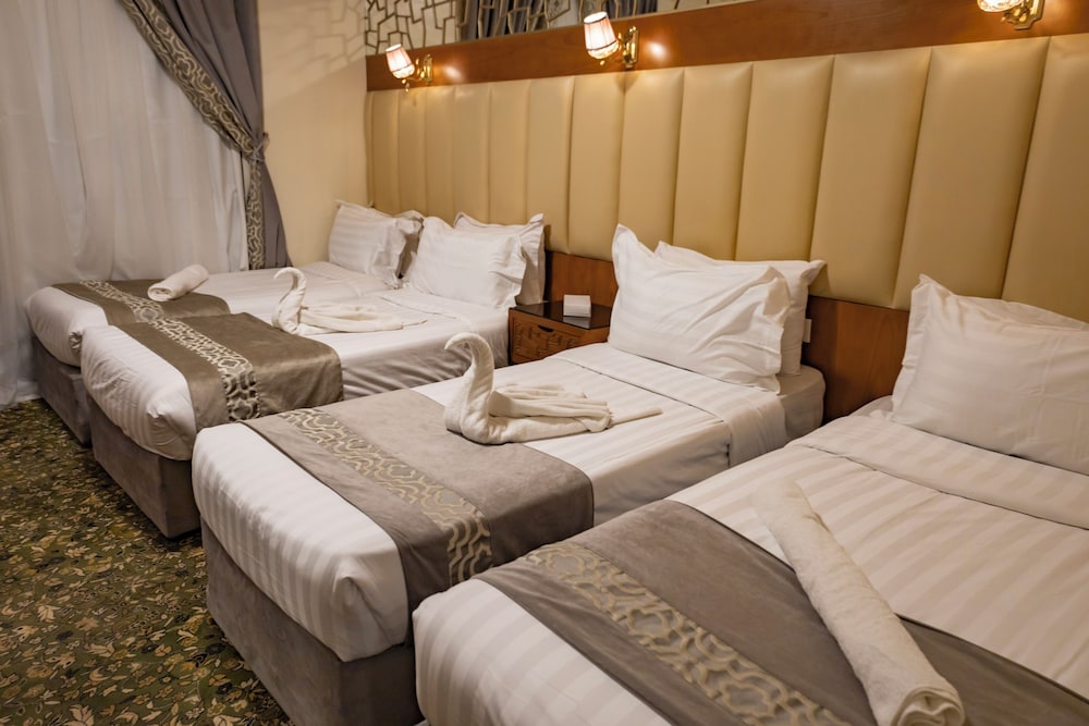 Grand Zowar Hotel - Tap to explore photos
