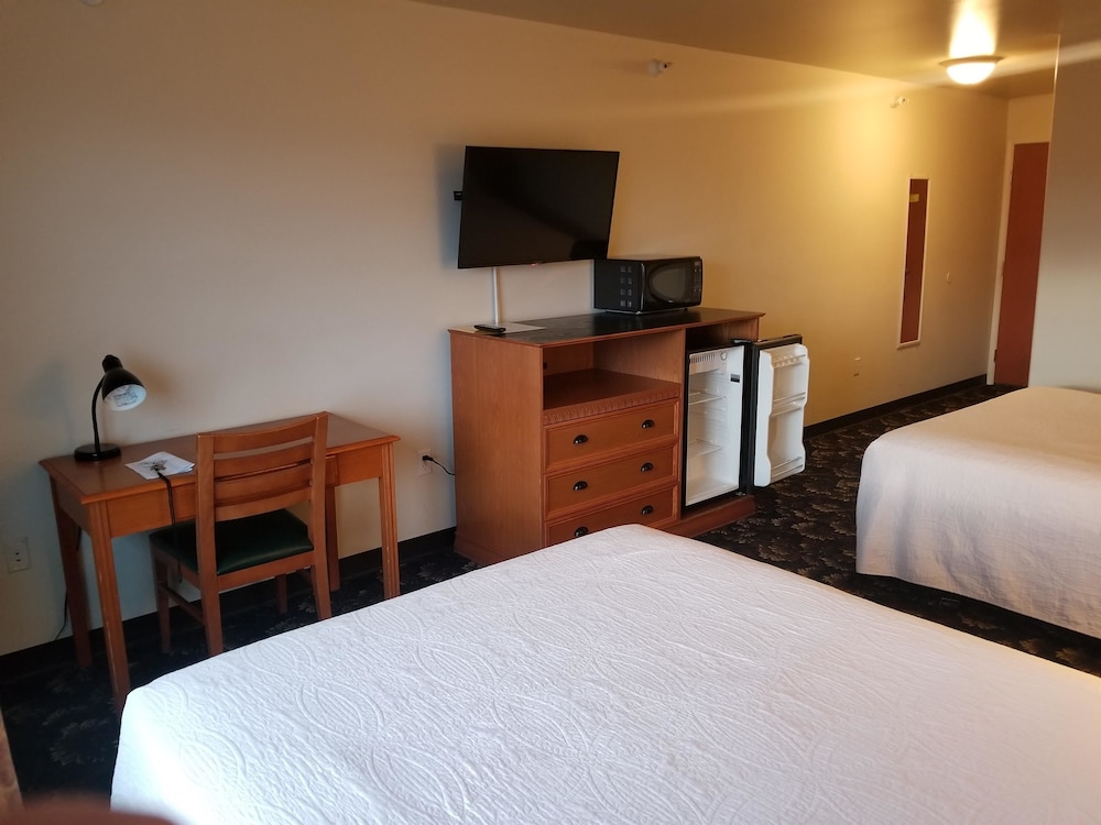 Grand View Inn & Suites - Tap to explore photos