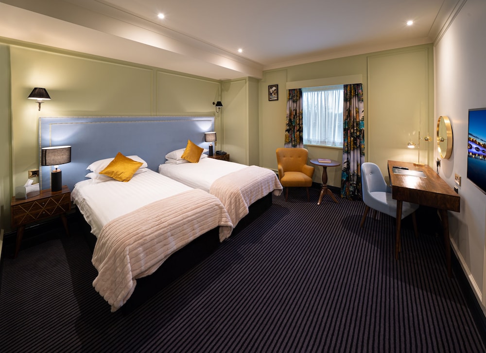 Bedford Swan Hotel & Thermal Spa - Tap to explore photos